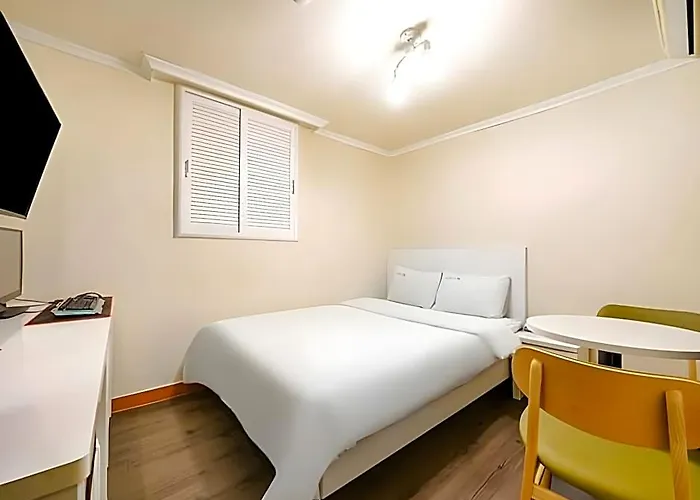 Dapsimni Grim Hotel