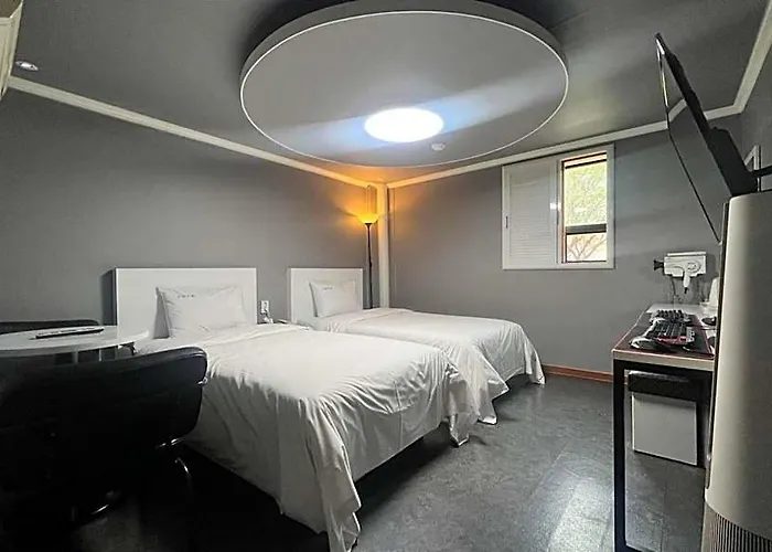 Dapsimni Grim Hotel 2*