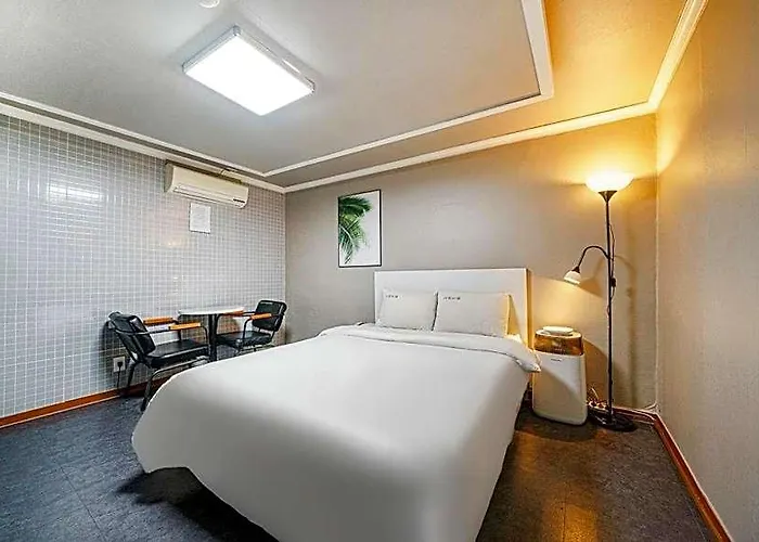 Hotel Dapsimni Grim 2*